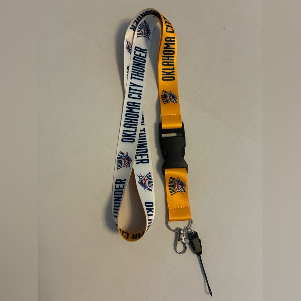 NBA Oklahoma City Thunder Key Holder - White and Gold